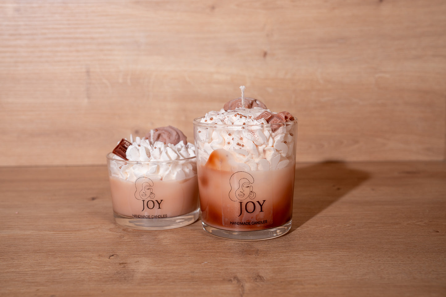 Cinnamon rolls candle