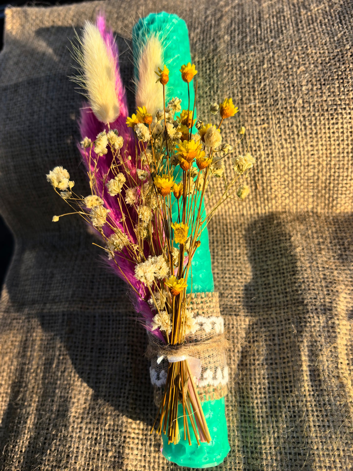 Λαμπάδα από μελισσοκέρι(Bεραμάν) 💗💚💛
