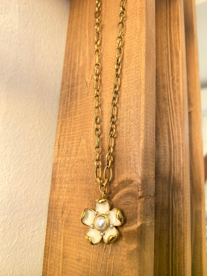 #Floral Elegance Necklace