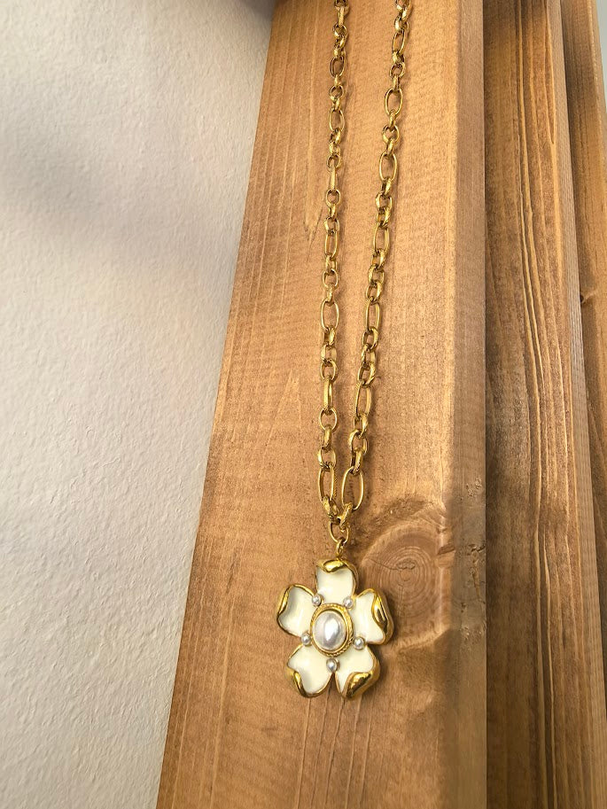 #Floral Elegance Necklace