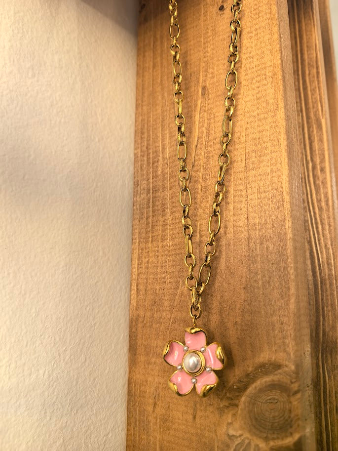 #Floral Elegance Necklace